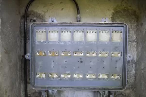 Ligne Maginot - BAISSE DE LEVENS - (Chambre de coupure) - Le boitier de protection pour les lignes de campagne