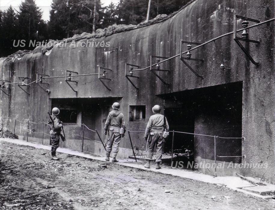 Ligne Maginot - SIMSERHOF - (Ouvrage d'artillerie) - Entrée des Hommes
Avec  la présence des troupes américaines le 20 décembre 1944