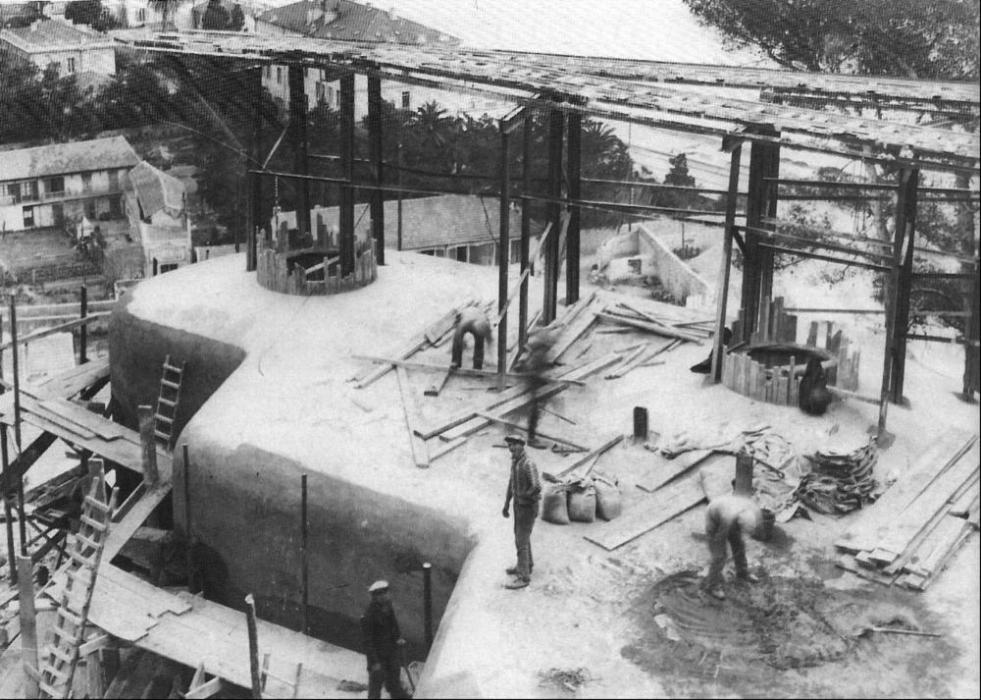 Ligne Maginot - CAP MARTIN - (Ouvrage d'artillerie) - Construction du bloc 3
La coulée est faite, noter les réservations pour les cloches GFM