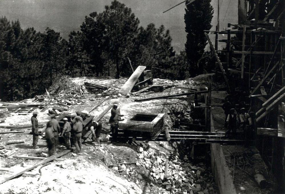 Ligne Maginot - ROQUEBRUNE - CORNILLAT - (Ouvrage d'artillerie) - Construction du bloc 3
Acheminement des embrasures des mortiers de 75