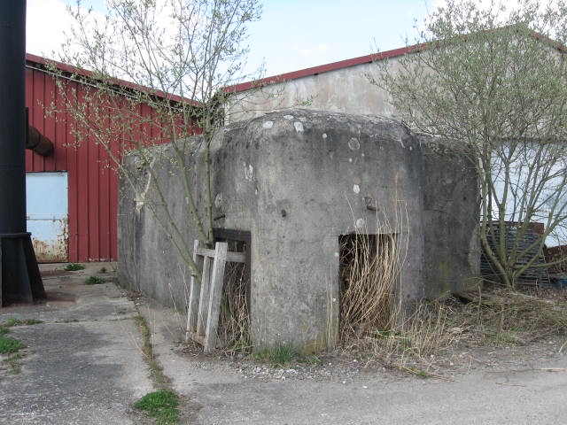 Ligne Maginot - STOECKWALD OUEST - (Blockhaus pour canon) - Façade arrière
Les entrées