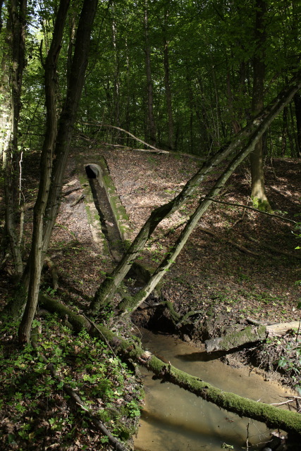 Ligne Maginot - Abri de l'Helmreich - Le système d'égouts est particulièrement soigné. Il débouche dans une petite vallée à l'air libre, puis est canalisé par tronçons sur une longue distance.