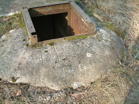 Ligne Maginot - BREITSAND 5 (Observatoire d'infanterie) - La guérite d'observation avec l'inscription datant la construction