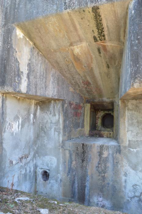 Ligne Maginot - CAP MARTIN - (Ouvrage d'artillerie) - Bloc 2
Le créneau de 75 mle 29