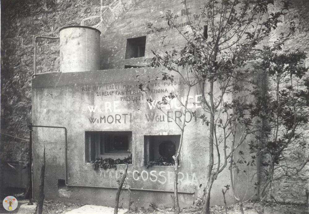 Ligne Maginot - PONT SAINT LOUIS (BARRAGE RAPIDE) - (Blockhaus pour canon) - Photo prise sous l'occupation italienne en 1940