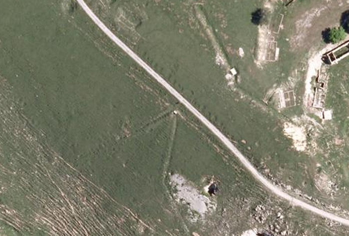 Ligne Maginot - Boite de coupure de Plan Caval - Vue aérienne mettant en évidence les tranchées