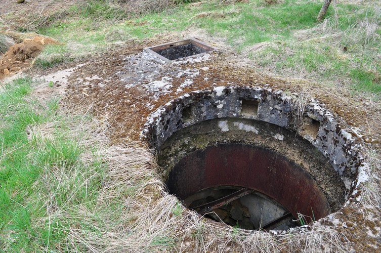 Ligne Maginot - Dt9 - (Cuve pour arme d'infanterie) - Vue du puits pour la tourelle et son entrée