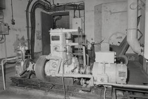 Ligne Maginot - SAINT ROCH (SHR) - (Ouvrage d'artillerie) - L'usine électrique de l'ouvrage. Le groupe électrogène auxiliaire  CLM 1 PJ 65 avec son compresseur attelé