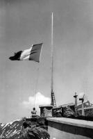 Ligne Maginot - REDOUTE RUINEE - (Ouvrage d'infanterie) - L'avant poste le 02 juillet 1940
L'équipage descend les couleurs