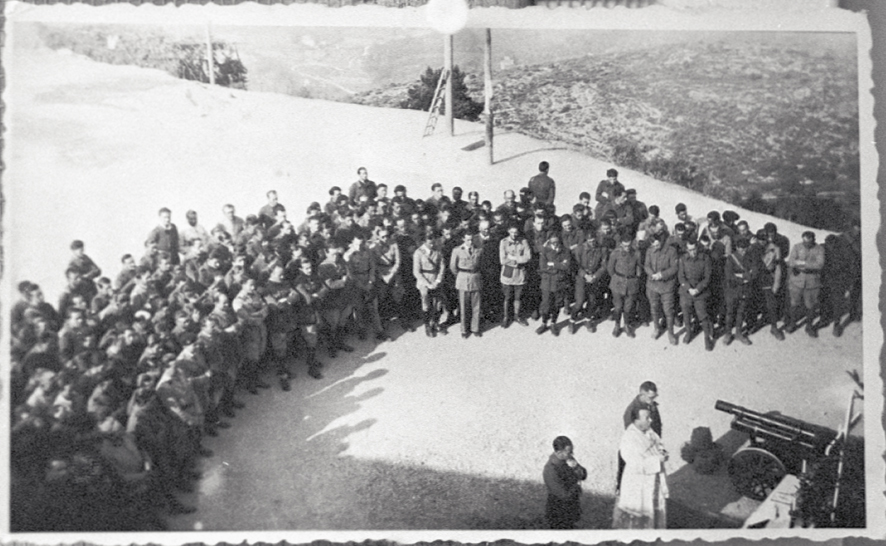 Ligne Maginot - MONTE GROSSO (MG) - E02 - (Ouvrage d'artillerie) - Office religieux célébré par Mgr Rémond devant l'entrée du Monte Grosso en 1939