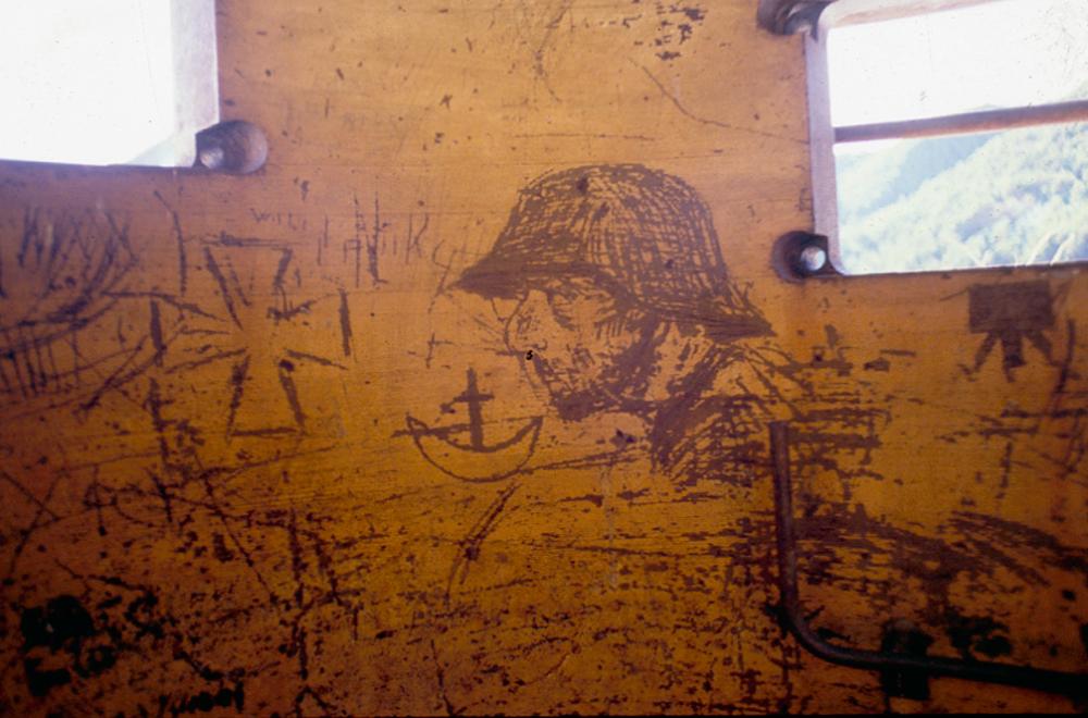 Ligne Maginot - Ouvrage d'artillerie du COL de BROUIS - Graffitis allemands dans l\'une des cloches de l\'ouvrage