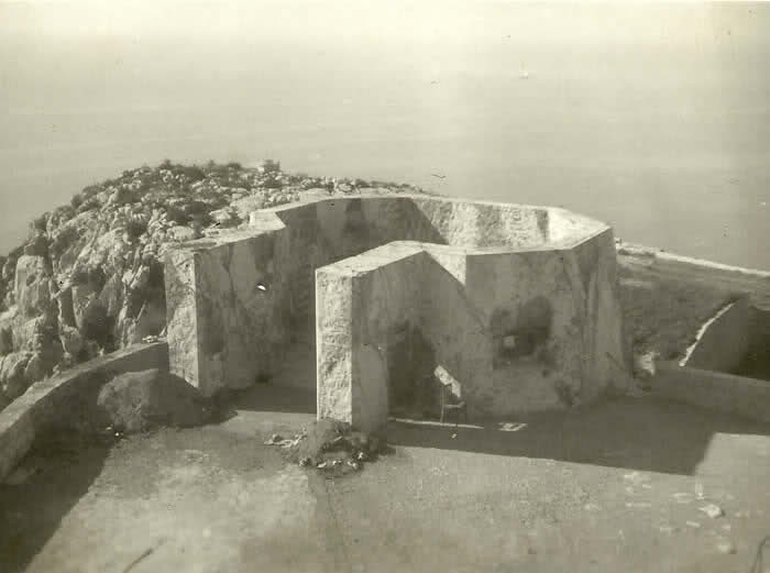 Ligne Maginot - TETE DE CHIEN - FORT MASSENA (6° BIE - 157° RAP) - (Position d'artillerie préparée) - Photo prise en 1944 par les soldats américains