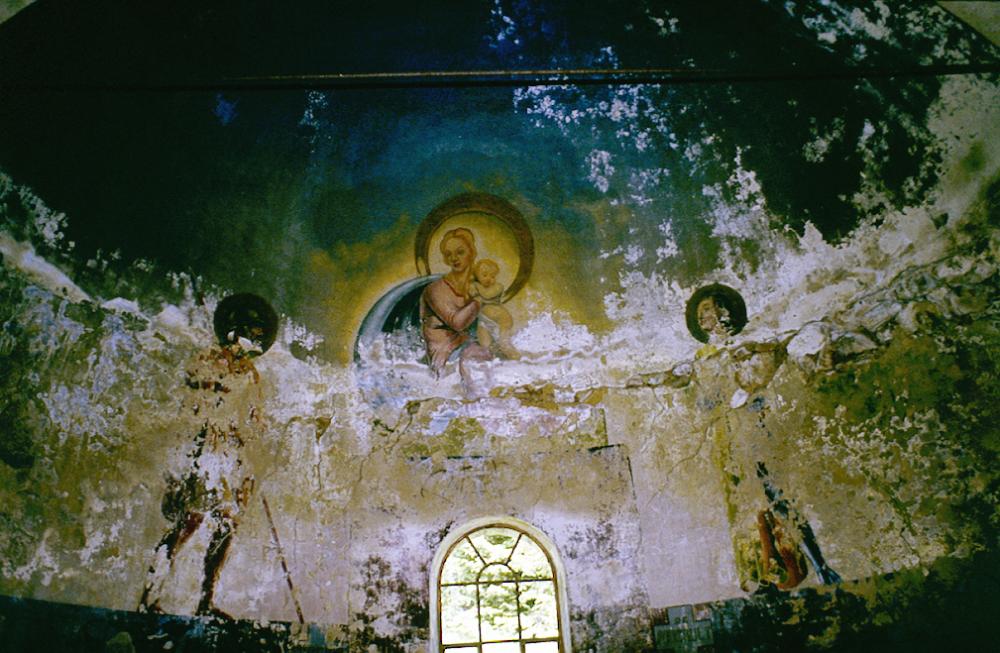 Ligne Maginot - GRANGES DE LA BRASQUE - CAMP DU TOURNAIRET - (Casernement) - La chapelle dans les années 1980 - Les peintures murales du choeur