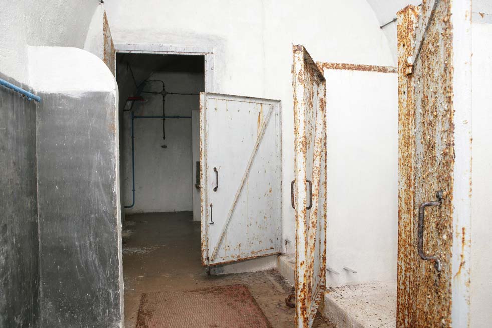Ligne Maginot - GRANGES COMMUNES - (Ouvrage d'infanterie) - Les dessous
Les sanitaires