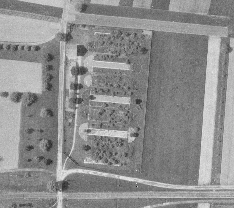 Ligne Maginot - Depot de Botzheim - Photo aérienne de 1947.
Seuls subsistent les soubassements des bâtiments légers et le bâtiment principal
