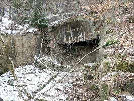 Ligne Maginot - HOCHWALD C7 ( Casemate d'infanterie ) - La casemate et le fossé antichar