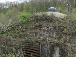 Ligne Maginot - Ouvrage d'artillerie du CHESNOIS - Bloc 1
Le puits de la tourelle