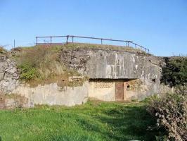 Ligne Maginot - Casemate de MARPENT Nord - L'entrée et ses créneaux de défense
