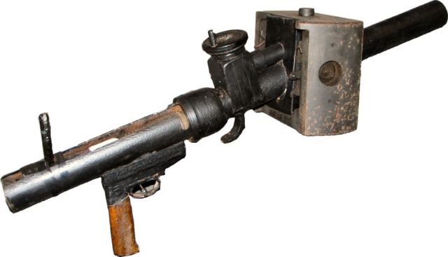 Ligne Maginot - Mortier de 50 mm mle 1935 - Mortier avec le masque prévu pour le montage dans la cloche GFM type A