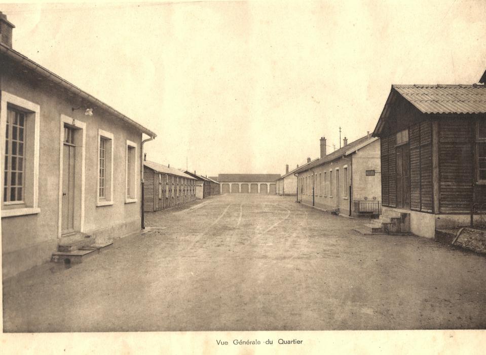 Ligne Maginot - FESSENHEIM - (Camp de sureté) - Livret de photos du casernement de sureté de Fesseheim et du détachement du 42° RIF qui l'occupait en février 39
Vue générale du quartier