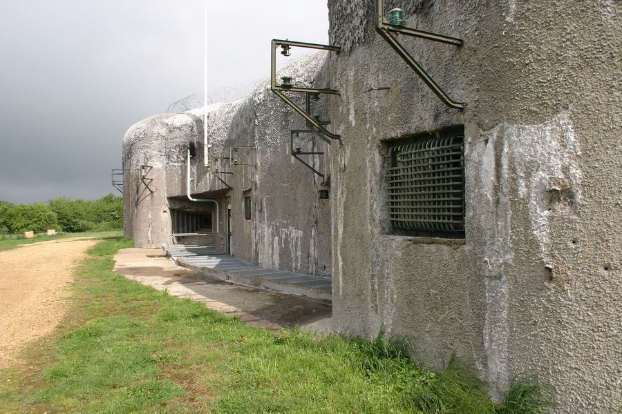 Ligne Maginot - Petit ouvrage d'infanterie A5 - BOIS du FOUR - Chambre de tir centrale, coté entrée