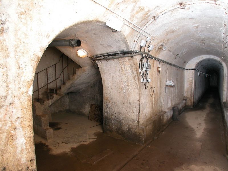 Ligne Maginot - Petit ouvrage d'infanterie A5 - BOIS du FOUR - La partie souterraine de l'ouvrage, réduite à une amorce de galerie vers les dessous non construits de l'ouvrage projeté 