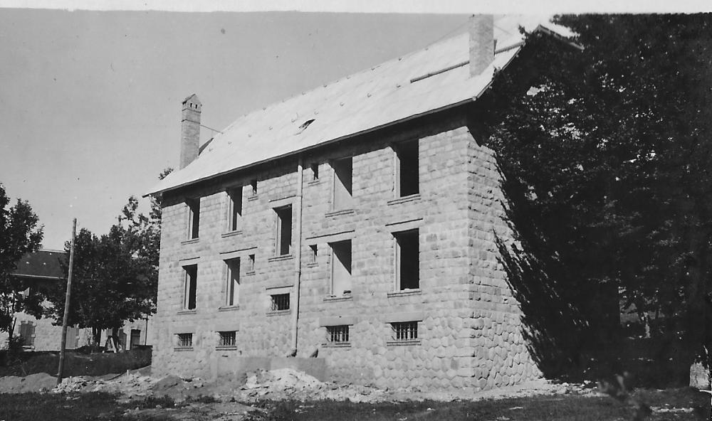 Ligne Maginot - PEIRA CAVA - CASERNE CRENANT (SOUS-SECTEUR AUTHION - 46° DBCA) - (Camp de sureté) - Photos de la construction de la caserne par la Sté Roussel Frères (mai 1935)