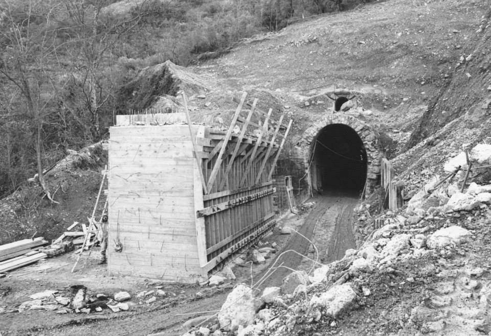 Ligne Maginot - Tunnels de Gigne - 14 décembre 1977 
Travaux sur l'entrée du tunnel de Gigne