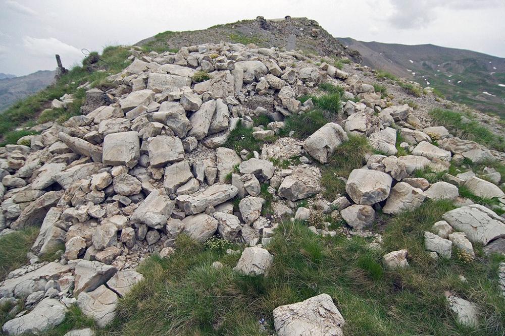 Ligne Maginot - GRANGES COMMUNES - (Ouvrage d'infanterie) - Les rochers et cailloux se révèlent etre des sacs de ciment