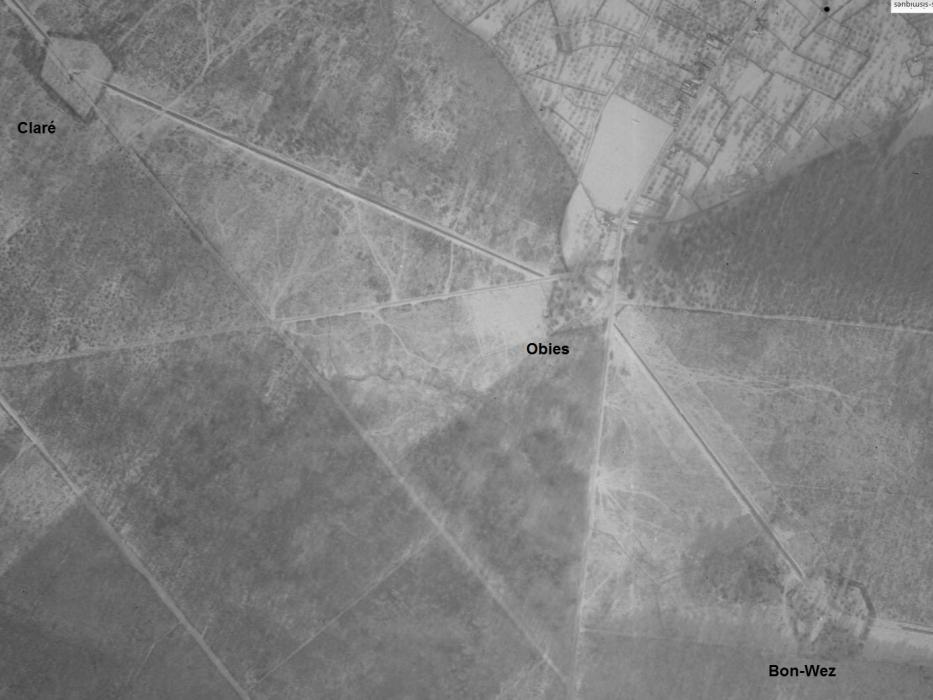Ligne Maginot - C20 - CLARE - (Casemate d'infanterie) - Photo aérienne de l'hiver 1940. La casemate est bien visible, ainsi que le fossé antichar et la bande déforestée permettant les vues vers les casemates voisines.