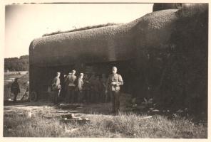 Ligne Maginot - A12 - ERMITAGE SUD - (Casemate d'infanterie) - Photo allemande datant de 1940