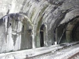 Ligne Maginot - Tunnel de Braus Nord - Entrée du blockhaus de gauche en rentrant.