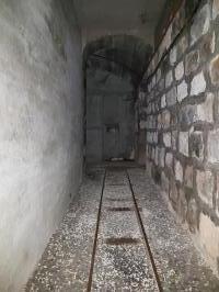 Ligne Maginot - BARBONNET - Fort SUCHET - Tourelle nord JEANNE D'ARC
Accès à la caponnière transformée en soute