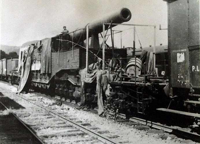 Ligne Maginot - ALVF - Canon  de 340 Mle 1912 à Glissement - photo de l'une des piéces du I groupe du 373° RALVF prise par les allemands