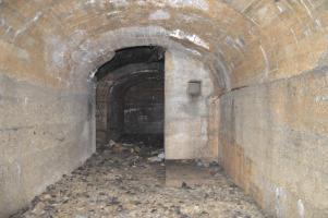 Ligne Maginot - CHATELARD - (Ouvrage d'infanterie) - L’usine, cheminée et fondement du moteur provisoire; au fond la salle de ventilation