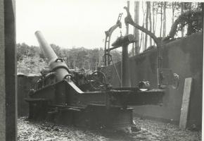 Ligne Maginot - Batterie du Strengwald - L'une des pièces de 240mm modèle 1884 / 17 en 1940
Photo allemande