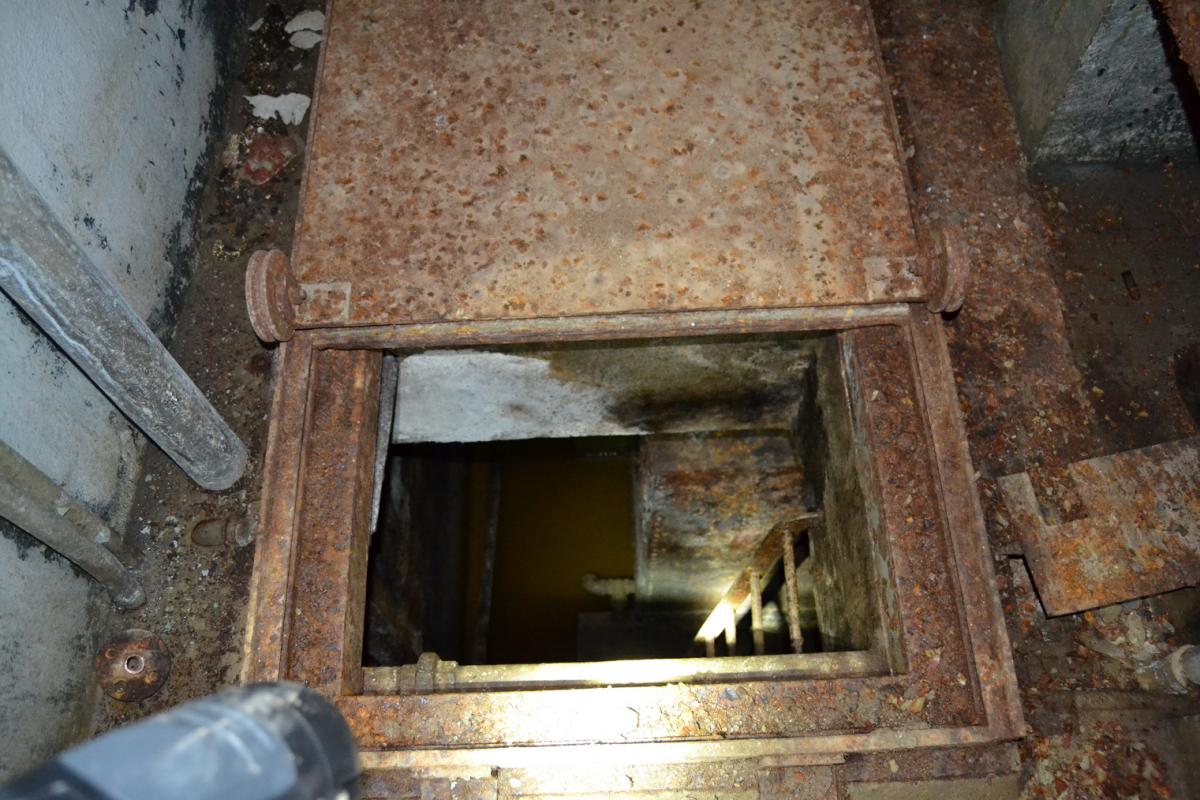 Ligne Maginot - OBERHEIDE - A14 - (Ouvrage d'infanterie) - Accès à l'une des pièces en sous-sol, celle contenant le puits et une réserve d'eau.