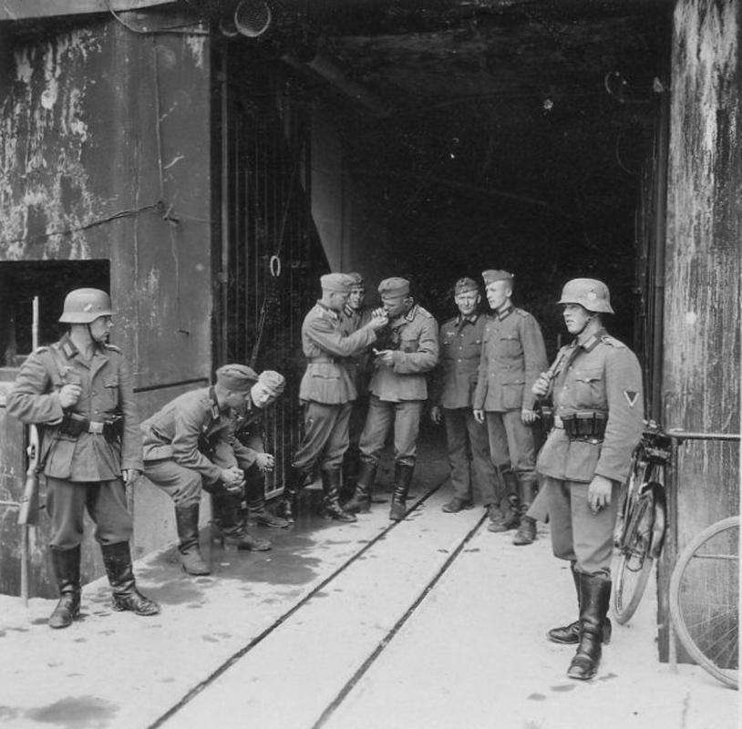 Ligne Maginot - ANZELING - A25 - (Ouvrage d'artillerie) - Entrée munitions 
Photo prise en 1940