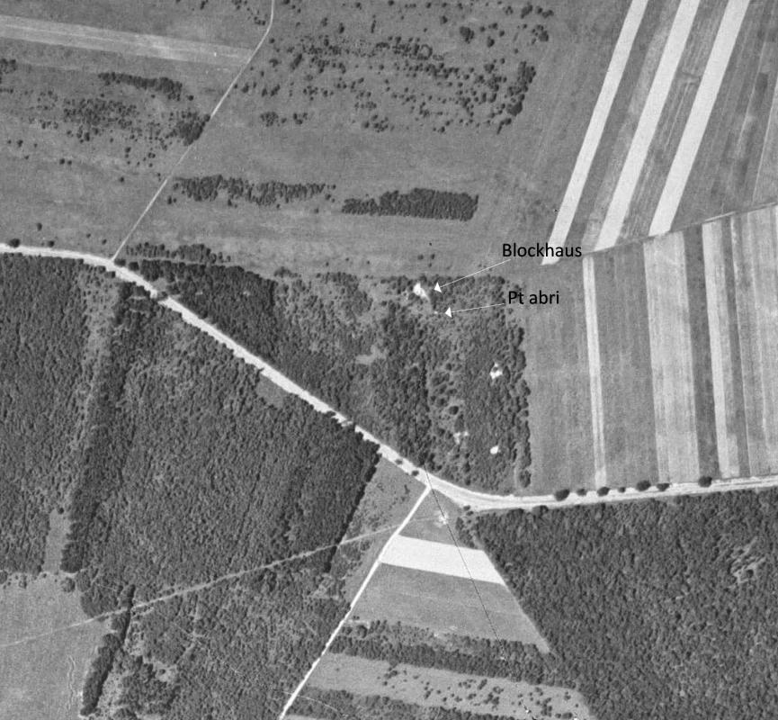 Ligne Maginot - WAELDELEZUG NORD - (Blockhaus de type indéterminé) - Vue aérienne du 14 juin 1956.
