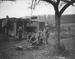 Ligne Maginot - VERRERIE - (Casemate d'infanterie - double) - Photo prise en 1944 par les troupes américaines.
Signal Corp 364305