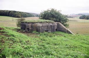 Ligne Maginot - VERRERIES (DES) - (Blockhaus pour arme infanterie) - Façade Sud-Ouest et issue de secours à l'arrière