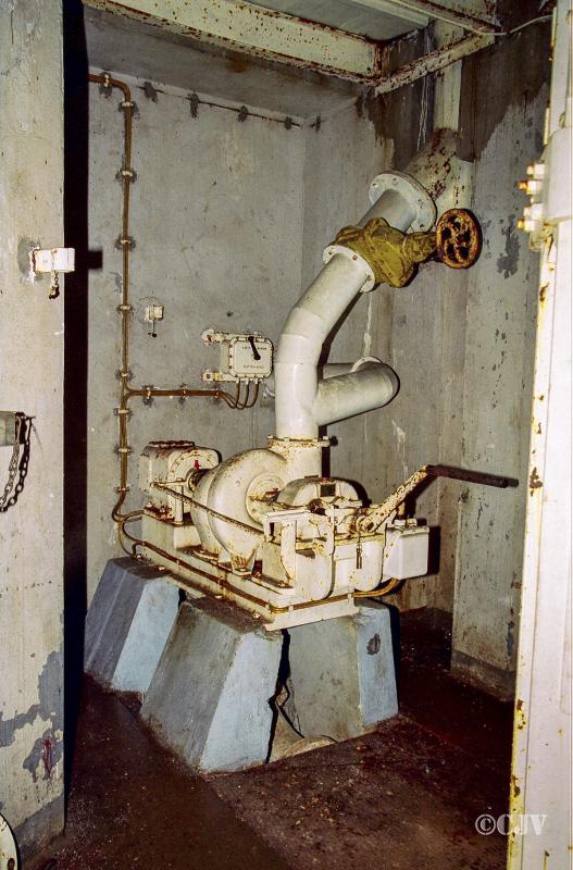 Ligne Maginot - BILLIG - A18 - (Ouvrage d'artillerie) - Bloc 4
Tourelle de 75 R 32
Système de ventilation de la tourelle