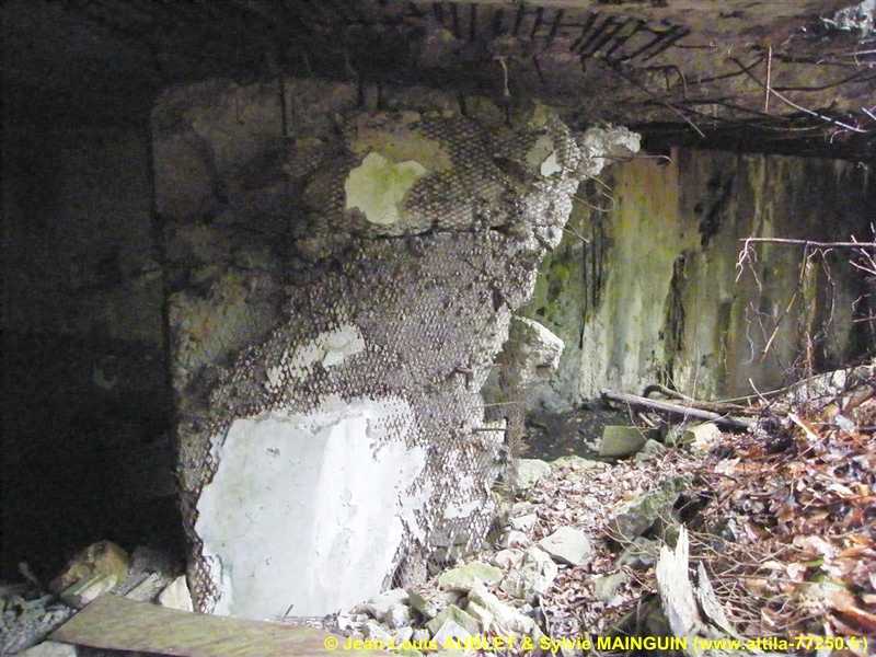 Ligne Maginot - HOCHWALD - Reduit ( Ouvrage d'infanterie ) - Ruines du blockhaus d'entrée (intérieurs)