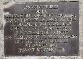Ligne Maginot - Blockhaus VILLAGE-NEUF BERGE 6 - Plaque commémorative de la Brigade du Languedoc - 80e RI
