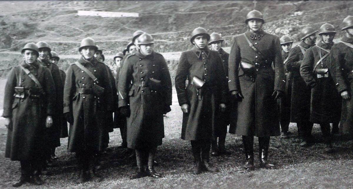 Ligne Maginot - Ouvrage d'artillerie du COL de BROUIS - L'équipage lors d'une remise de fanion