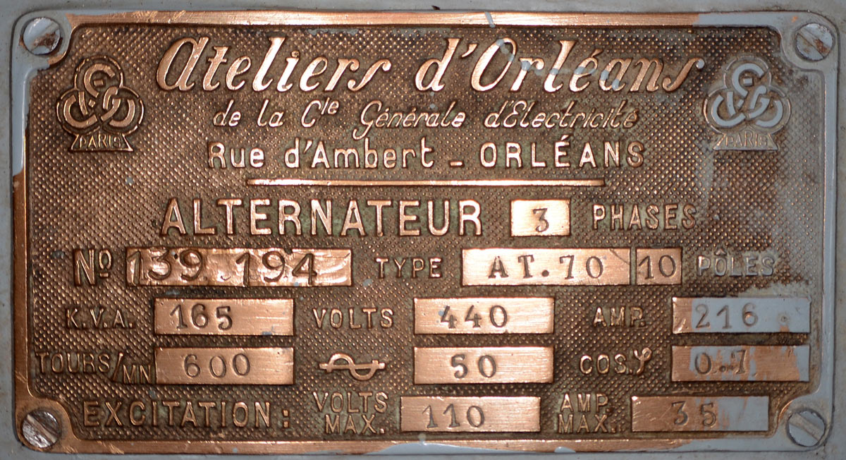 Ligne Maginot - Alternateur Atelier d'Orléans AT 70 - Plaque signalétique de l'un des alternateurs de l'usine électrique de l'ouvrage de Schoenenbourg