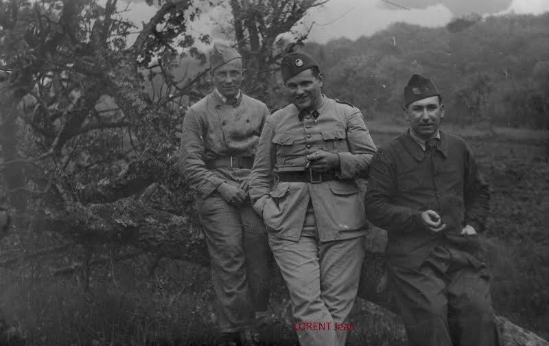 Ligne Maginot - BILLIG - A18 - (Ouvrage d'artillerie) - Le SC LORENT Jean accompagné de deux de ses collègues, chargés par les Allemands de l'entretien de l'ouvrage du Billig au début de l'occupation.