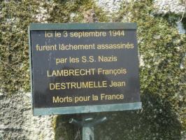 Ligne Maginot - B585 - RIEZ DE L'ERELLE - (Blockhaus pour canon) - Plaque commémorative implantée devant le blockhaus.