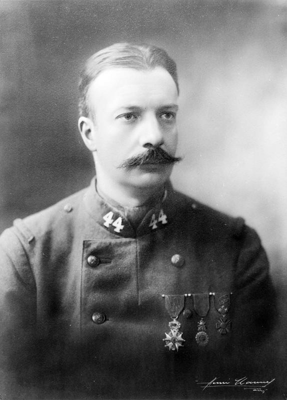 André Maginot , sergent