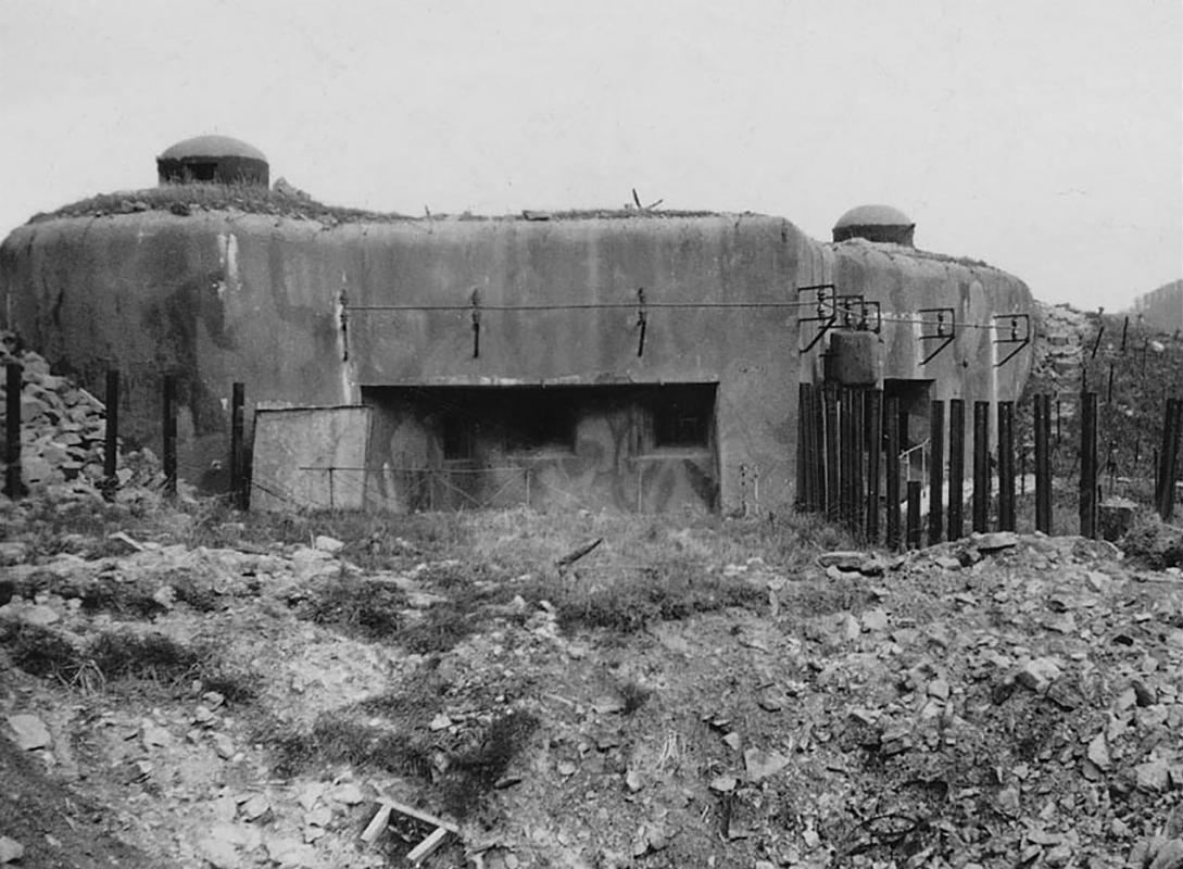 Ligne Maginot - LEMBACH - (Ouvrage d'infanterie) - Bloc 1
Photo d'origine allemande, le cratères des bombes sont bien visibles
